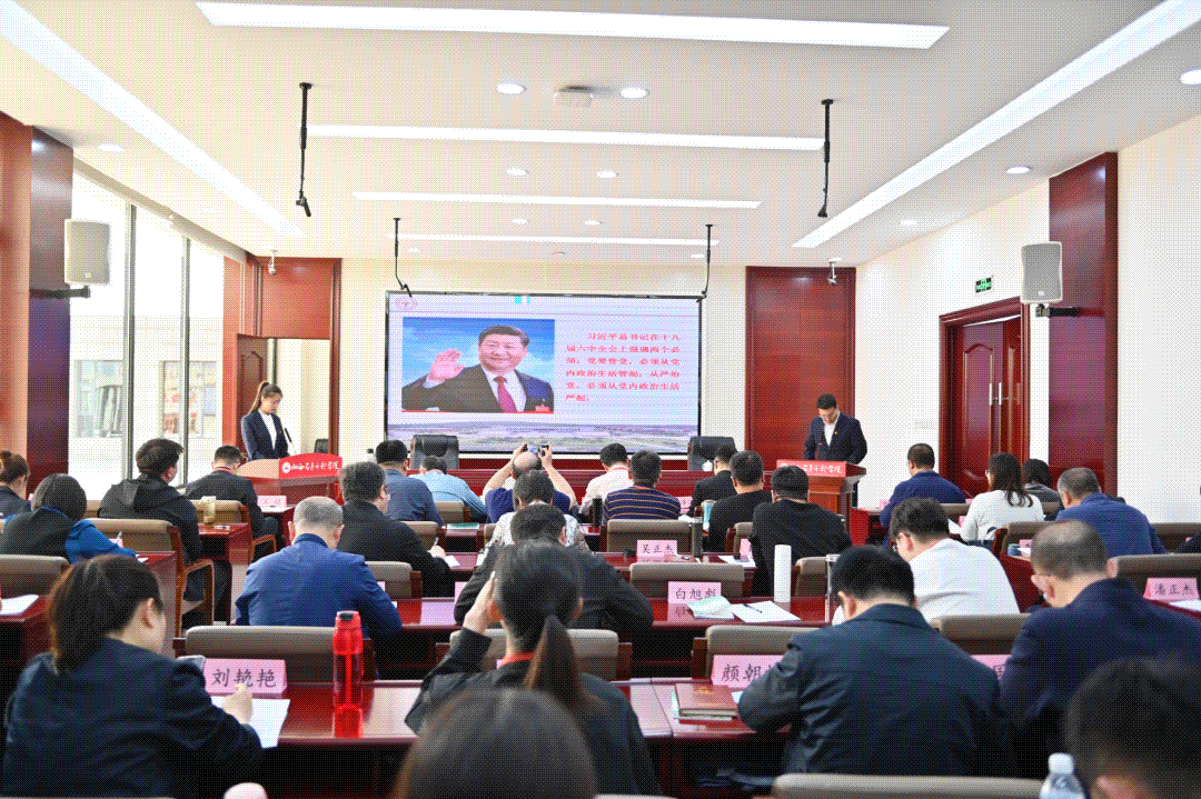 1685089019117065025.gif 一期二期参观.gif